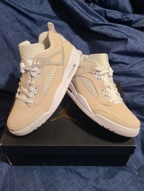 Jordan Spizike Low "SandDrift" HV6528-100, New In Replacement Box! M 10/W 11.5